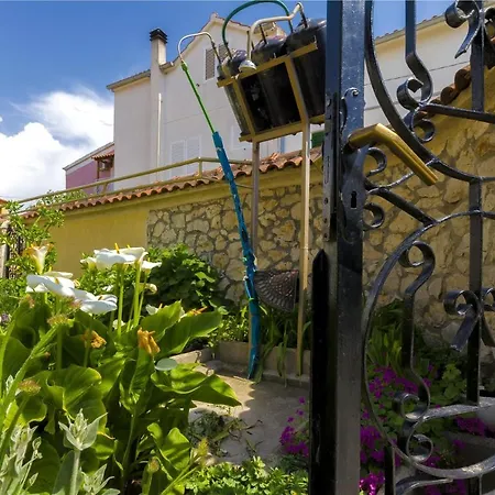 And Lotus Appartamento Tribalj