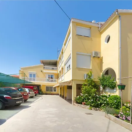 And Lotus Apartman